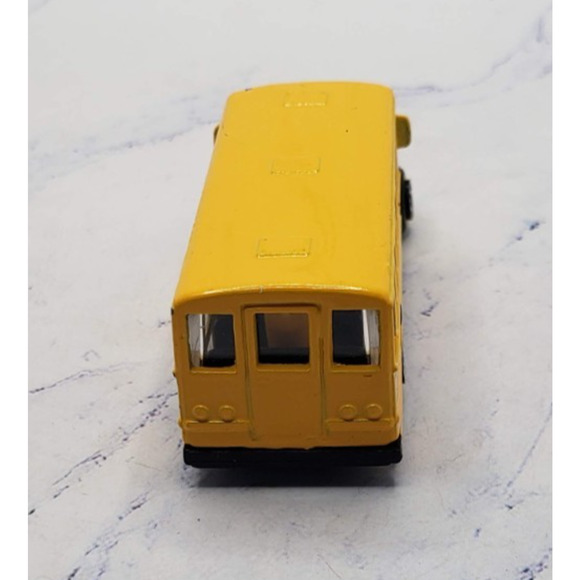 Vintage Maisto School Bus "District 2" Yellow 3" Long 1/64 Scale - Picture 4 of 6